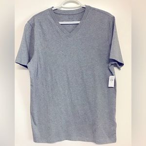NWT Gap Men’s T-shirt Size Med Grey